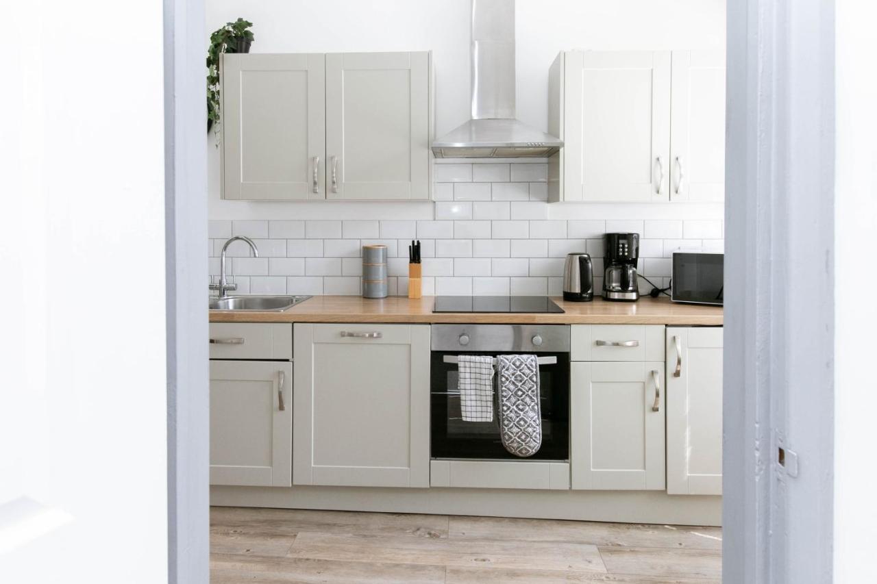 Spacious Apartment, Free Parking, Central Location Near To Uni, Hospital, Town Exeter Exteriér fotografie
